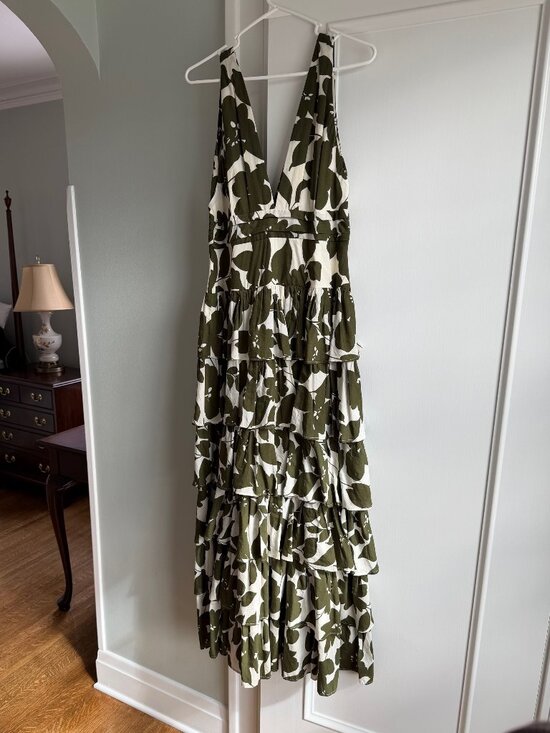 J. Crew collection plunge neck in leafy floral, size 8 - Picture 2 of 9